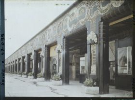 Image représentant L'Exposition des arts décoratifs, Galerie des boutiques françaises, 125 m le long de la gare des Invalides