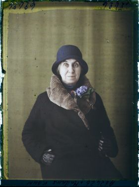 Image représentant https://musee-albert-kahn.s-museum.fr/home/NWQ2OTAwYzNmYjZlZTk1ZWQwODJmMjY4L2dlbmVyaWMtbm90aWNlLXRhYi9hdXRob3JpdHkvNjE3YTc5ZjVjZjhiODk2OGIzMzM3ZDIx/5d6900c3fb6ee95ed082f268/generic-notice-tab/authority/617a79ebcf8b8968b3336fda Madame Albert Kahn épouse de l'architecte