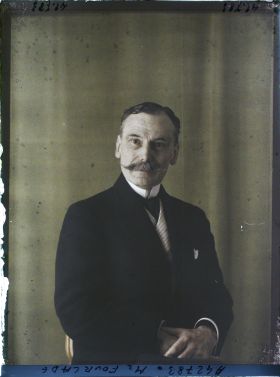 Image représentant https://musee-albert-kahn.s-museum.fr/home/NWQ2OTAwYzNmYjZlZTk1ZWQwODJmMjY4L2dlbmVyaWMtbm90aWNlLXRhYi9hdXRob3JpdHkvNjE3YTc5ZjVjZjhiODk2OGIzMzM3ZDIx/5d6900c3fb6ee95ed082f268/generic-notice-tab/authority/617a79ebcf8b8968b3336d5a Monsieur Manuel Fourcade