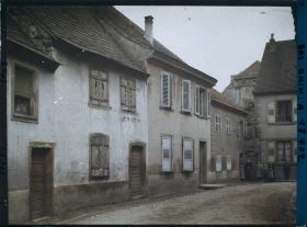 Image représentant France, Marmoutier, Maison rose où est mort l'instituteur Heinemann (vue de plus près)