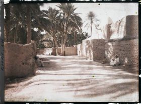 Image représentant Une route de terre du village de Bab el Ralek à proximité du marabout de Sidi Lahssen