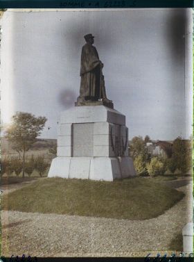 Image représentant Somme, Bouchavesnes, Statue du Maréchal Foch