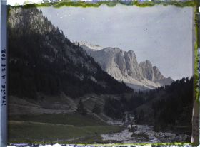 Image représentant Vue des hauteurs du village (Plan de Graba) vers le massif de la Stella (Groupo di Sella ou Sellagruppe)