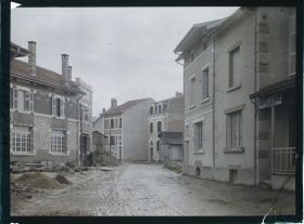 Image représentant France, Varennes, Reconstruction sur les bords de l'Aire