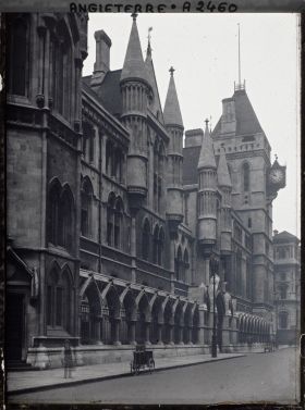 Image représentant The royal courts of justice