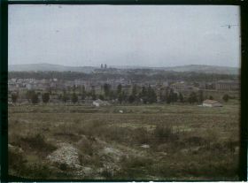 Image représentant France, Verdun, Verdun vu de la route du fort la même rue de plus près
