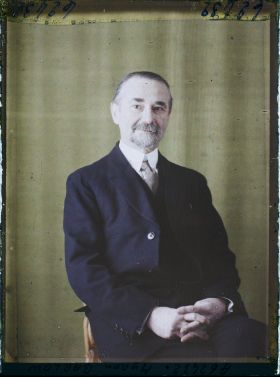 Image représentant https://musee-albert-kahn.s-museum.fr/home/NWQ2OTAwYzNmYjZlZTk1ZWQwODJmMjY4L2dlbmVyaWMtbm90aWNlLXRhYi9hdXRob3JpdHkvNjE3YTc5ZjVjZjhiODk2OGIzMzM3ZDIx/5d6900c3fb6ee95ed082f268/generic-notice-tab/authority/617a79ebcf8b8968b33367e3 Monsieur Myron Barlow
