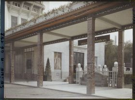 Image représentant L'Exposition des arts décoratifs, Galeries de la section française, Entrée de la Classe 7