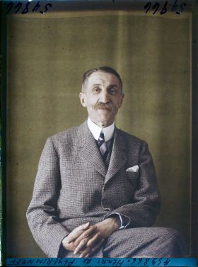 Image représentant https://musee-albert-kahn.s-museum.fr/home/NWQ2OTAwYzNmYjZlZTk1ZWQwODJmMjY4L2dlbmVyaWMtbm90aWNlLXRhYi9hdXRob3JpdHkvNjE3YTc5ZjVjZjhiODk2OGIzMzM3ZDIx/5d6900c3fb6ee95ed082f268/generic-notice-tab/authority/617a79ebcf8b8968b3337585 Monsieur Henri de Peyerimhoff