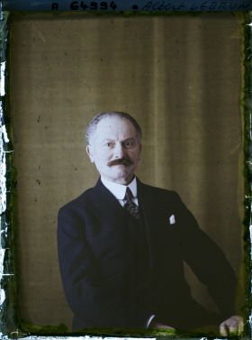 Image représentant https://musee-albert-kahn.s-museum.fr/home/NWQ2OTAwYzNmYjZlZTk1ZWQwODJmMjY4L2dlbmVyaWMtbm90aWNlLXRhYi9hdXRob3JpdHkvNjE3YTc5ZjVjZjhiODk2OGIzMzM3ZDIx/5d6900c3fb6ee95ed082f268/generic-notice-tab/authority/617a79ebcf8b8968b3337156 Monsieur Albert Lebrun