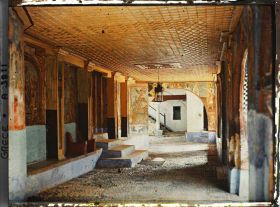 Image représentant Mont Athos, Dochiariou, Un couloir du Monastère
