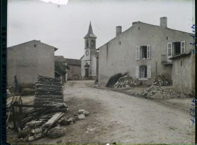 Image représentant France, Lamath, Rue du Village vers l'Eglise