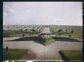 Image représentant France, Romagne sous Montfaucon, Entrée principale du Cimetière