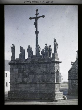 Image représentant Calvaire de l'église Notre-Dame de Confort