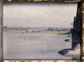 Image représentant Mayence, Vue s/ la rive droite prise de la tête du Pont de la rive gauche