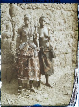 Image représentant Deux féticheuses du Tonnerre ou Hèbiôssô