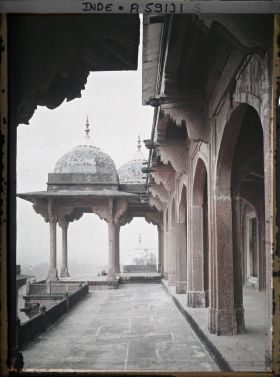 Image représentant Une des galeries du Mausolée d'Akbar