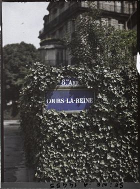 Image représentant Plaque "Cours-la-Reine", à l'angle de la place de la Reine-Astrid (1936) et de l'actuel Cours-Albert-Ier