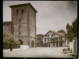 Image représentant France, Ascain, La Place et l'Eglise