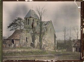 Image représentant L'église Saint-Pierre après les bombardements