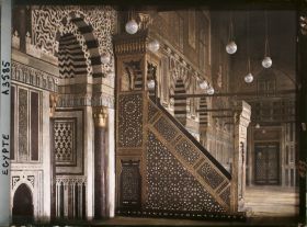 Image représentant Le  null minbar dans la salle de prière de la mosquée du sultan Muayyad