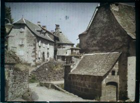 Image représentant Les maisons à l'angle de la place de l'église et de la rue du Dr Civiale