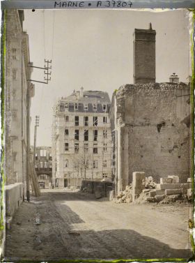 Image représentant France, Reims, Nouvel aspect de la Cour du Chapitre