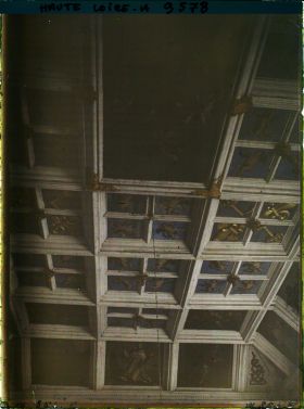 Image représentant Le plafond à caisson de la chappele des Pénitents blancs