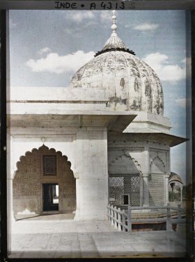 Image représentant La tour Octogonale (Musamman Burj) à l'extrémité est des appartements privés (Khas Mahal) dans le fort Rouge (Lal Qila)