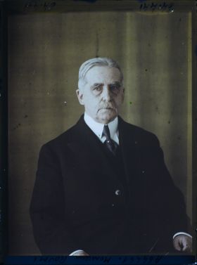 Image représentant https://musee-albert-kahn.s-museum.fr/home/NWQ2OTAwYzNmYjZlZTk1ZWQwODJmMjY4L2dlbmVyaWMtbm90aWNlLXRhYi9hdXRob3JpdHkvNjE3YTc5ZjVjZjhiODk2OGIzMzM3ZDIx/5d6900c3fb6ee95ed082f268/generic-notice-tab/authority/617a79ebcf8b8968b3337705 Monsieur Roume