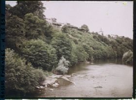 Image représentant France, Bas Cambo, Vue prise du Pont s/ la Nive vers le Haut Cambo.