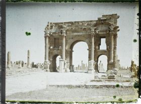 Image représentant Algérie, Timgad, Arc de Trajan face Ouest