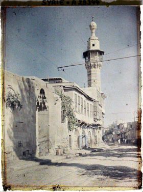 Image représentant La mosquée et madrasa Sabuniyya sur l'avenue du Midan