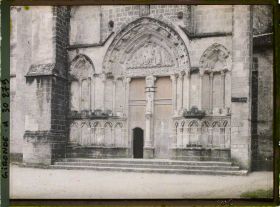 Image représentant France, St Emilion, Porte de l'Eglise Collégiale
