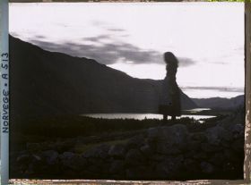 Image représentant Silhouette d'une jeune fille
