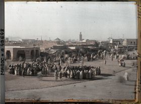 Image représentant La place Jamaâ el-Fna, vue d'une terrasse de café