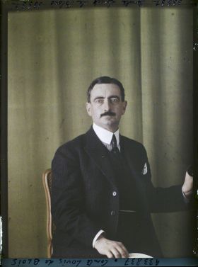 Image représentant Le comte  https://musee-albert-kahn.s-museum.fr/home/NWQ2OTAwYzNmYjZlZTk1ZWQwODJmMjY4L2dlbmVyaWMtbm90aWNlLXRhYi9hdXRob3JpdHkvNjE3YTc5ZjVjZjhiODk2OGIzMzM3ZDIx/5d6900c3fb6ee95ed082f268/generic-notice-tab/authority/617a79ebcf8b8968b33368cb Louis de Blois