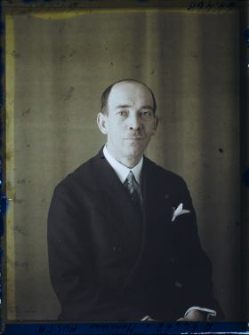 Image représentant https://musee-albert-kahn.s-museum.fr/home/NWQ2OTAwYzNmYjZlZTk1ZWQwODJmMjY4L2dlbmVyaWMtbm90aWNlLXRhYi9hdXRob3JpdHkvNjE3YTc5ZjVjZjhiODk2OGIzMzM3ZDIx/5d6900c3fb6ee95ed082f268/generic-notice-tab/authority/617a79ebcf8b8968b333763f Monsieur Charles Pusta