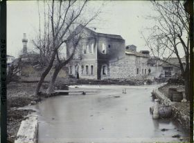 Image représentant Un autre moulin à eau brûlé