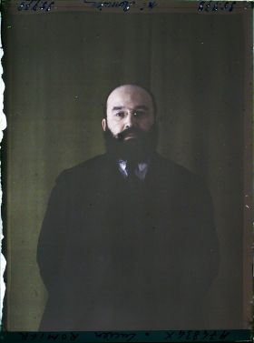 Image représentant Monsieur  https://musee-albert-kahn.s-museum.fr/home/NWQ2OTAwYzNmYjZlZTk1ZWQwODJmMjY4L2dlbmVyaWMtbm90aWNlLXRhYi9hdXRob3JpdHkvNjE3YTc5ZjVjZjhiODk2OGIzMzM3ZDIx/5d6900c3fb6ee95ed082f268/generic-notice-tab/authority/617a79ebcf8b8968b3337689 Lucien Romier