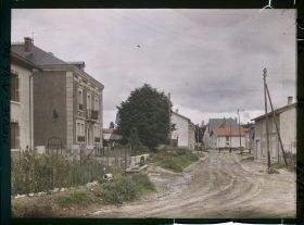 Image représentant France, Aubréville (Meuse) 767h, Le Pont et l'entrée du bourg