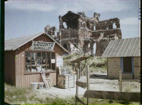 Image représentant France, Albert, L'Eglise (nord Ouest) et Quincaillerie