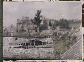 Image représentant Vue générale de la ville et des destructions