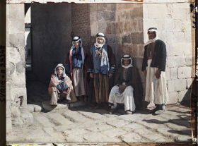 Image représentant Groupe de Druzes d'un village du Djebel Druze