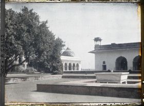 Image représentant Une cour intérieure du fort Rouge (Lal Qila)