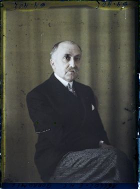 Image représentant https://musee-albert-kahn.s-museum.fr/home/NWQ2OTAwYzNmYjZlZTk1ZWQwODJmMjY4L2dlbmVyaWMtbm90aWNlLXRhYi9hdXRob3JpdHkvNjE3YTc5ZjVjZjhiODk2OGIzMzM3ZDIx/5d6900c3fb6ee95ed082f268/generic-notice-tab/authority/617a79ebcf8b8968b3336950 Monsieur Charles Borromée