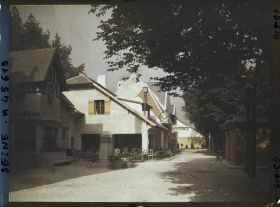 Image représentant L'Exposition des arts décoratifs, le Village français sous la direction de Charles Genuys, Maison bourgeoise