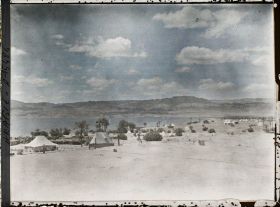 Image représentant Le camp des forces anglo-arabes, au bord du golfe d'Aqaba