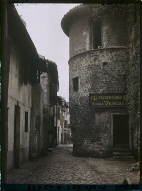 Image représentant France, Bayonne, Vieille rue dans les Remparts