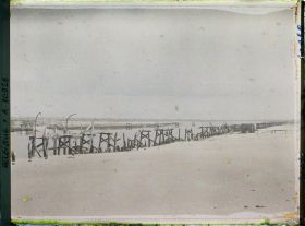 Image représentant Belgique, Nieuport les Bains, L'Estacade rive gauche vers Nieuport ville